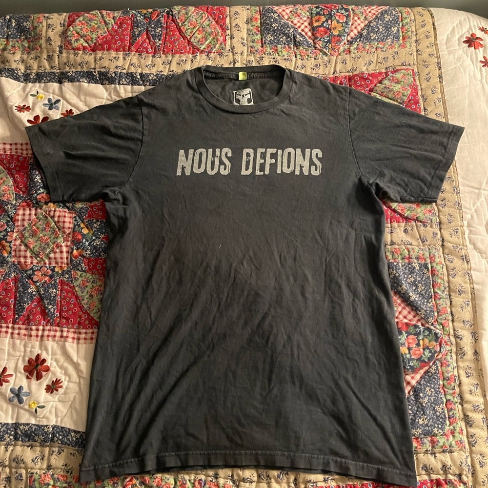 Nous Defions black T-Shirt size S